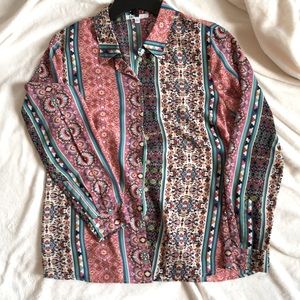 NWOT beautifully colored button down blouse